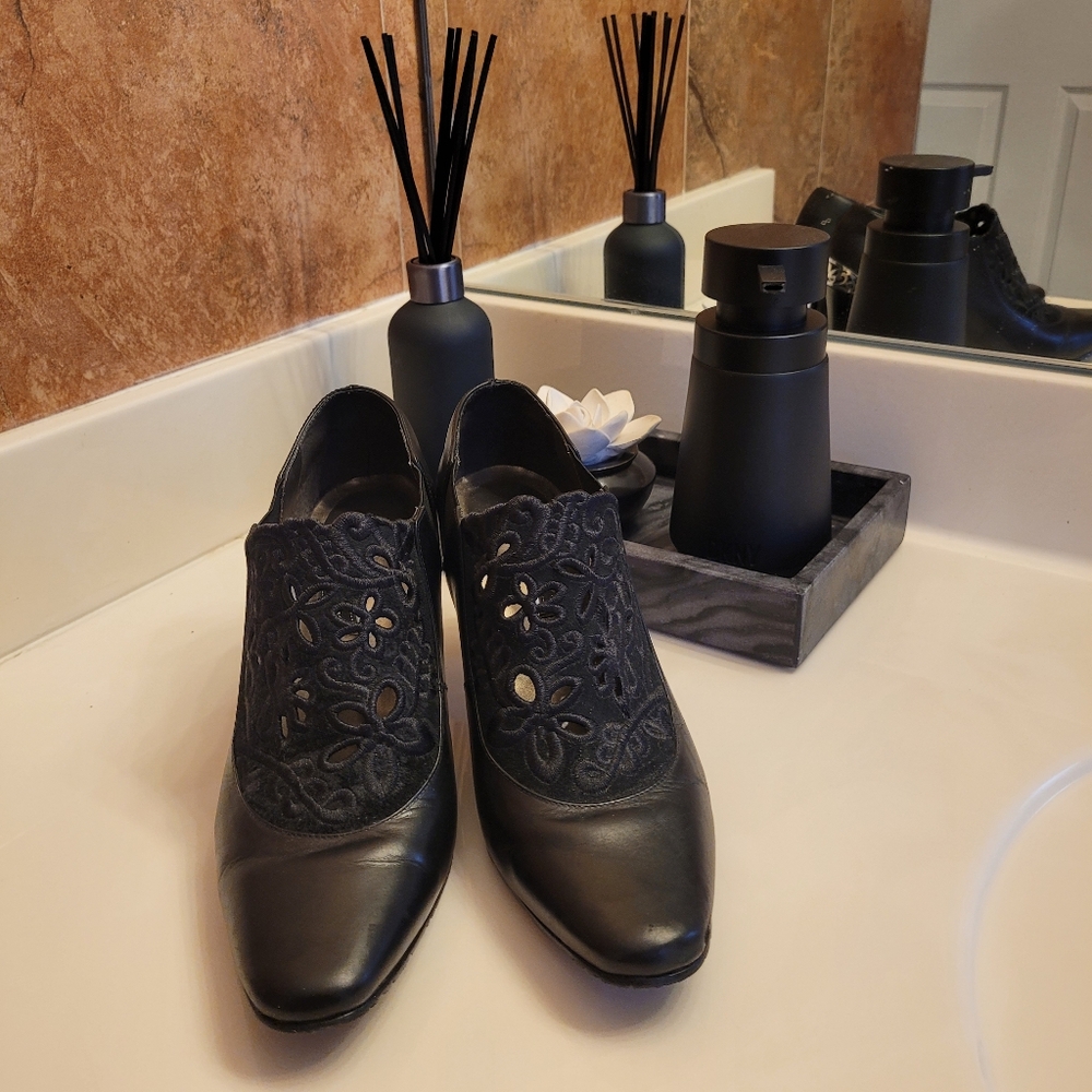BRIGHTON Elegant Black Women's Shoes Size 9